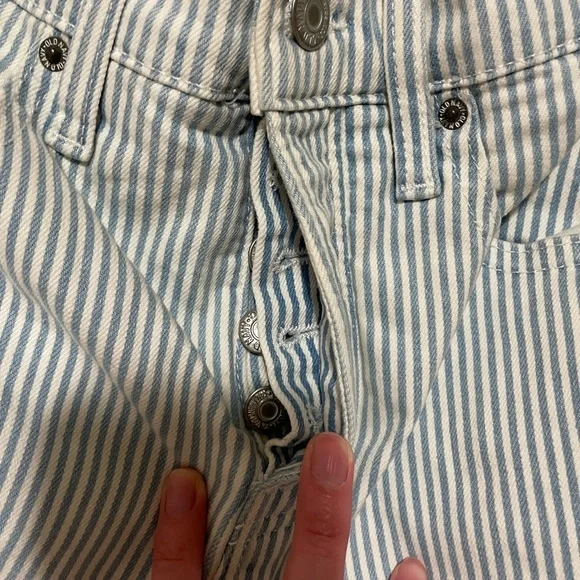 Old Navy Light Blue and White Pinstriped Women’s Jeans - Picture 3 of 5